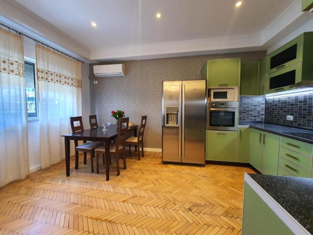 Noemi Apartment تيرانا المظهر الخارجي الصورة